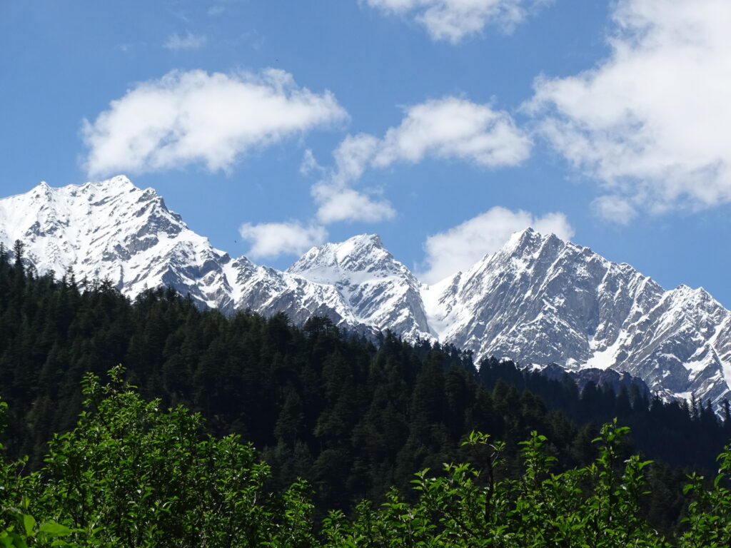 1_Mountain_Vista_scenic_view_from_Manali_Himachal_Pradesh_India_2016